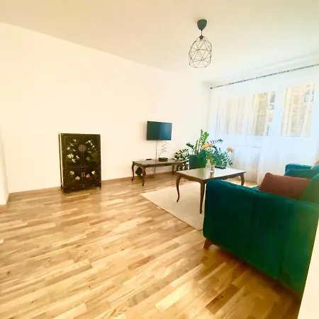 Uptown Girl Apartment *
