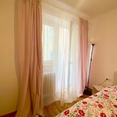Uptown Girl Apartment Belgrade